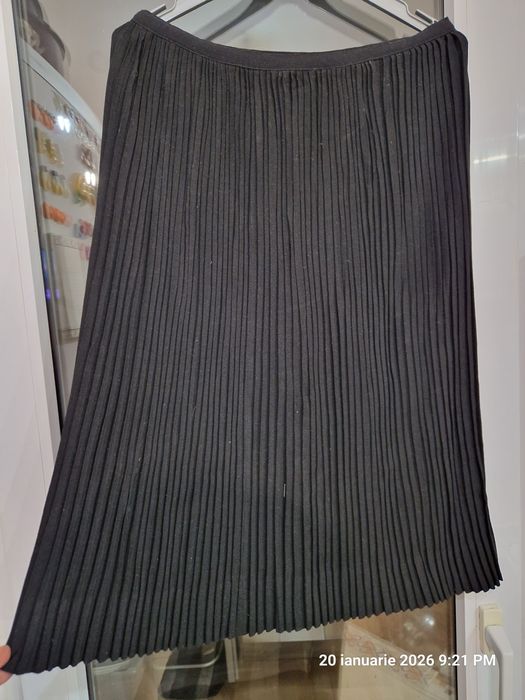 Fustă de stofă lănă,plisată groase