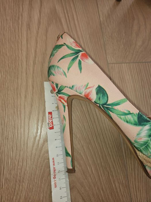 Дамски обувки Guess