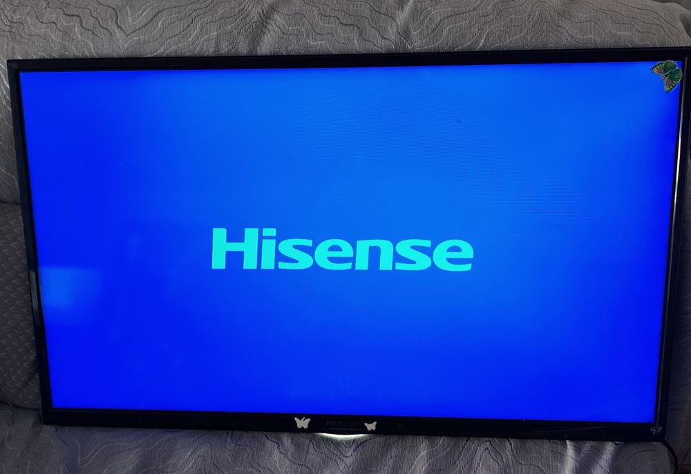 Телевизор Hisense 102 см.