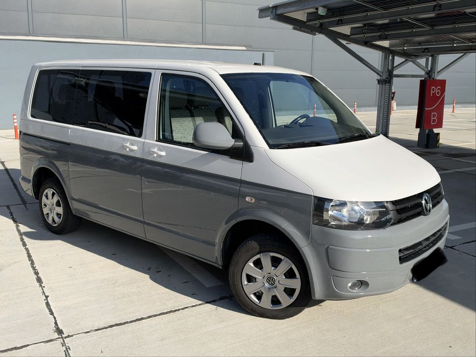 Vand VW T5 9 locuri (8+1 locuri)