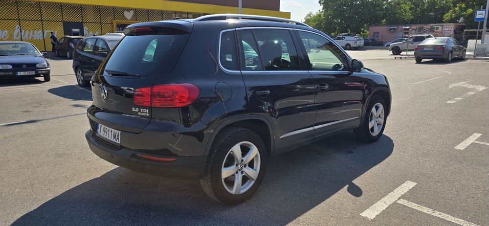 Автомобил  vw tiguan