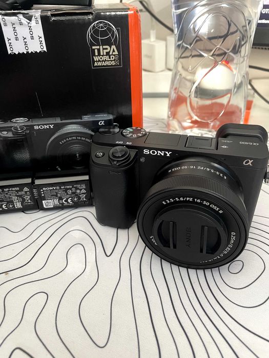Sony A6400 + обектив Sony SEL 16-50mm f/3.5-5.6 P