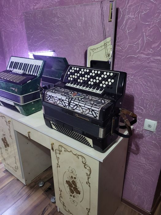 Продам баян Балкарола
