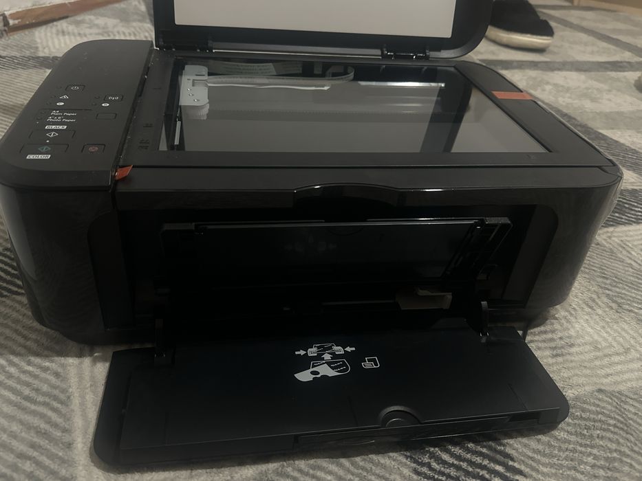 Цветноц принтер Canon