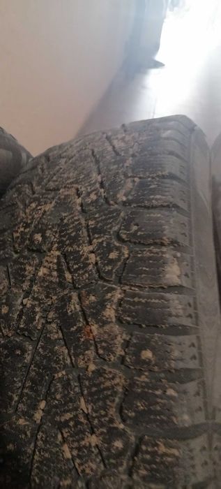 Резина зима 215/55/R17