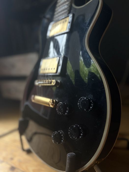 ПРОМОЦИЯ с подаръци - Електрическа китара Les paul и кубе Line6