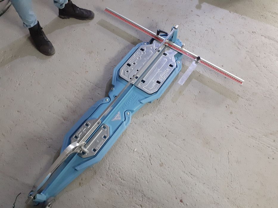 Inchiriem masina de taiat gresie si faianta 127cm sigma girafa placa