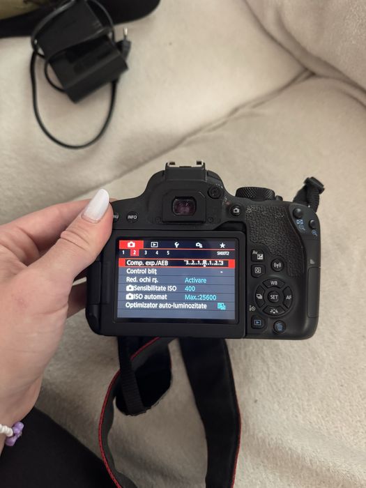 Aparat foto DSLR Cannon 800D