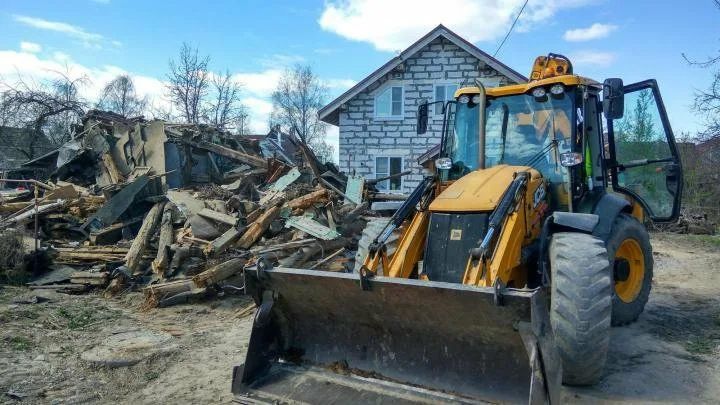 Снос сараев, туалетов, гаражей, септик расчистка участков (Погрузчики)