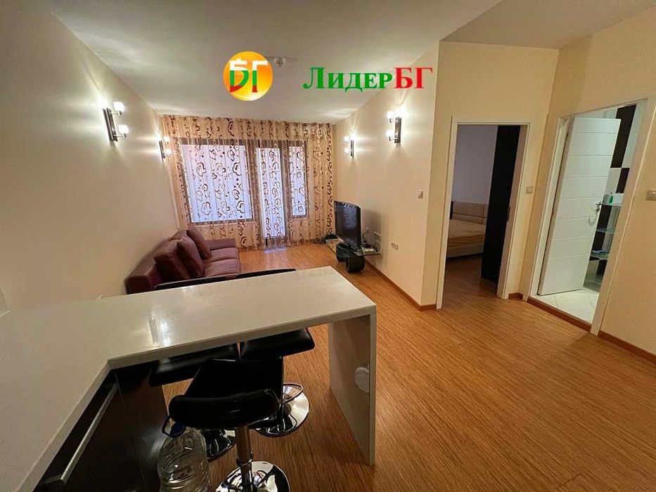 Тристаен апартамент с фронтална гледка към морето в комплекс Сирена