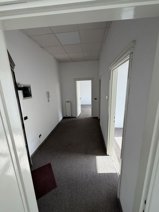 Inchiriere spatiu  Birouri/Cabinet Piatra Neamt  Centru Str Cuza Voda nr 1  et. 1/2