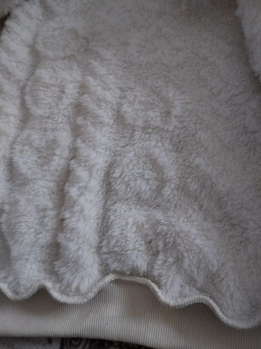 Детско плушено горнище за момиче!