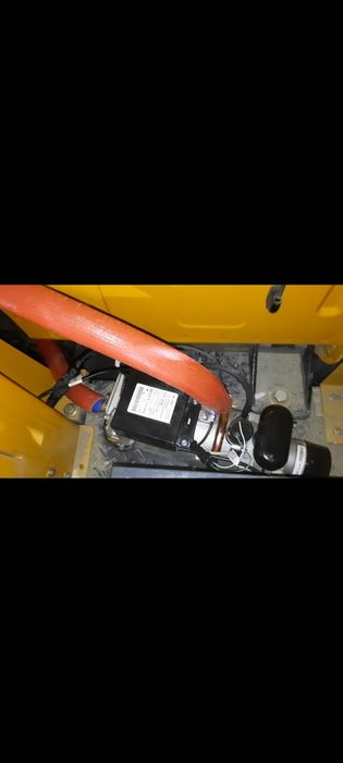 Установка автономок колб подогрев бака и сухого фена на спецтехнику