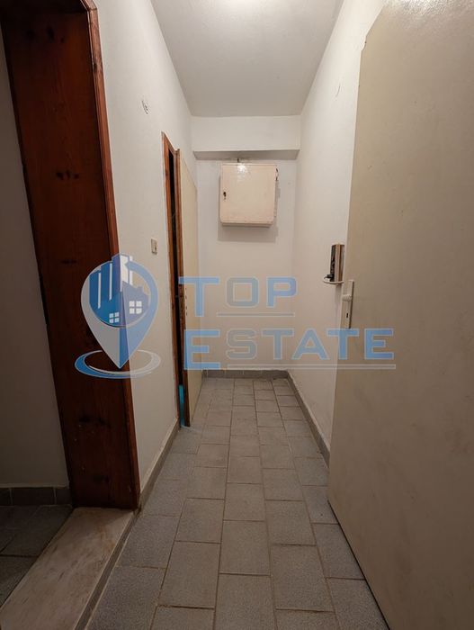 Едноетажна монолитна къща в центъра на град Златарица