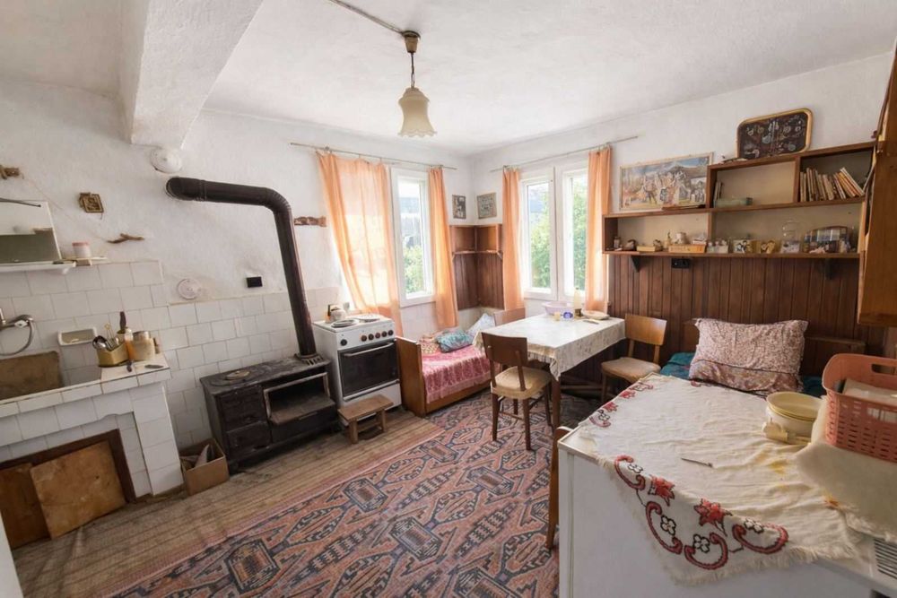 Къща в Тетевенски Балкан / с.Гложене/ !