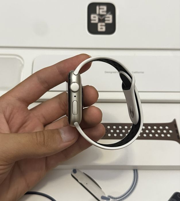 Apple watch SE 2/44 93% Starlight