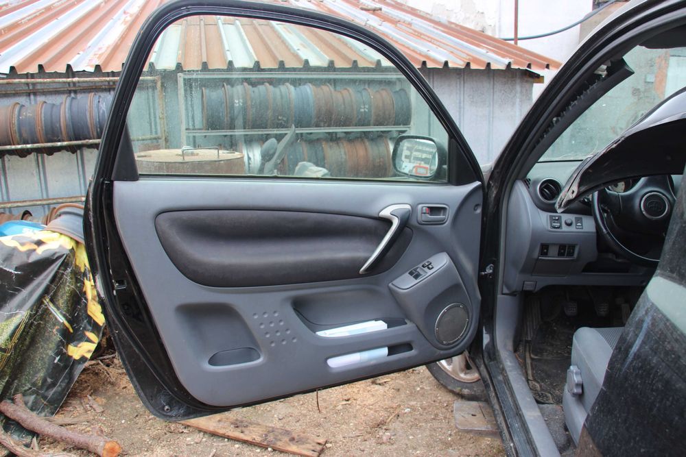 Toyota Rav 4    - само на части Тойота РАВ 4