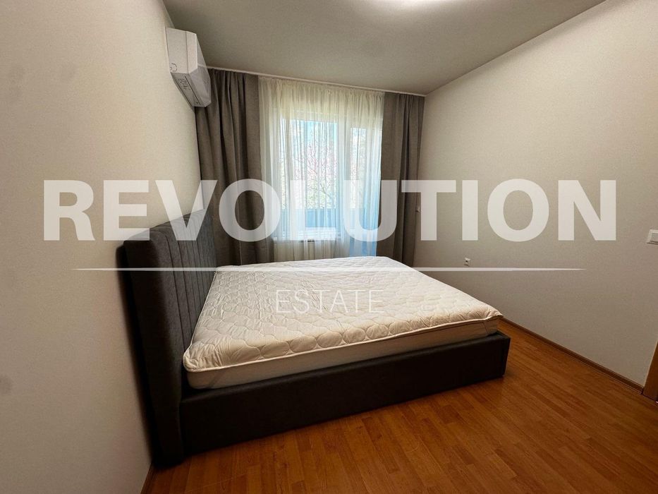 Дава се под наем Тристаен апартамент в Варна, Център - 80 кв.м за 897.6 € - Снимка #4