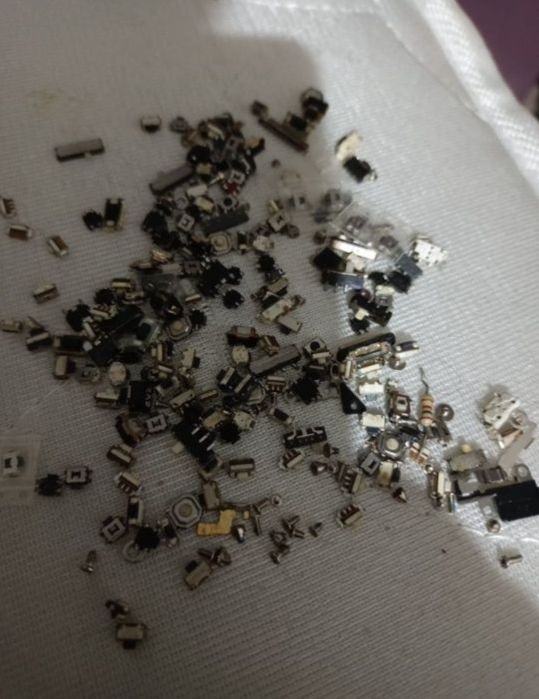 Запчасти на телефоны