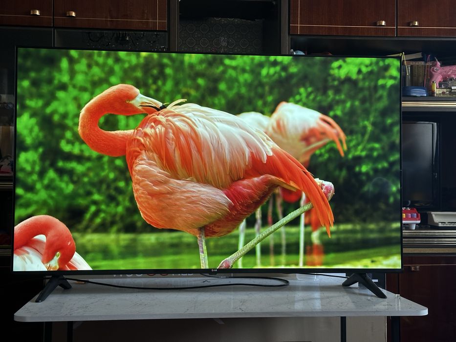 Продается телефизор LG 65 диагональ