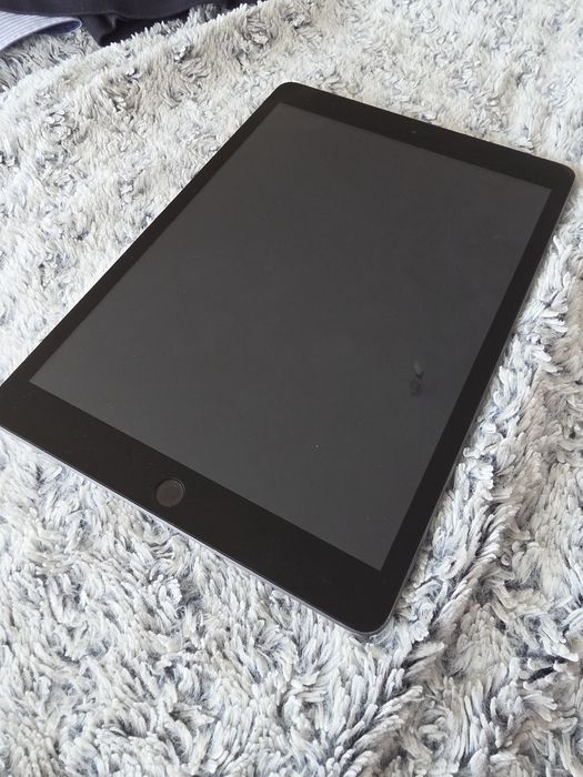 iPad 7 cu sim 32 gb