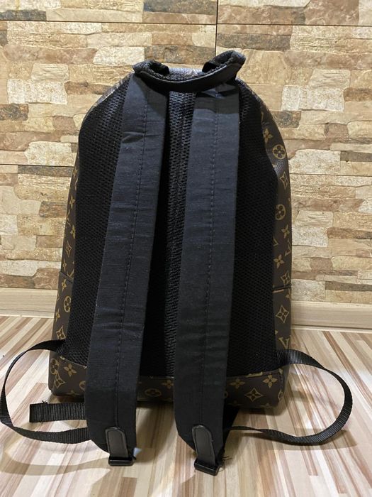 Раница LV. !!!Много добро качество. цвят кафяв.монограм.!Актуална!С рш