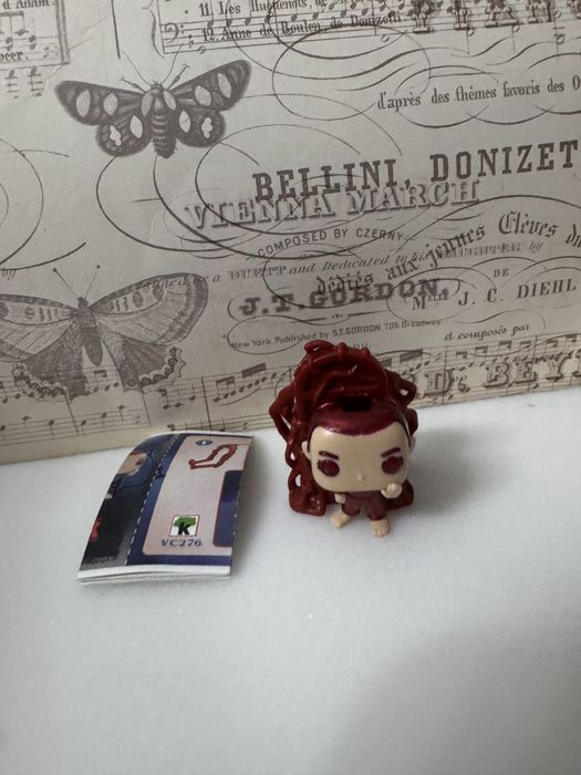 Продам фигурки киндер осд