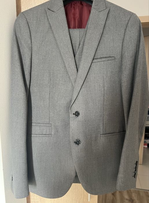 Мъжки  костюм.