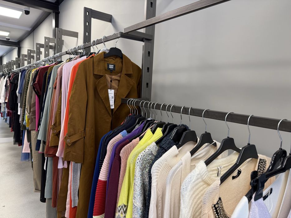 Vand Rafturi / Suport haine / imbracaminte magazin