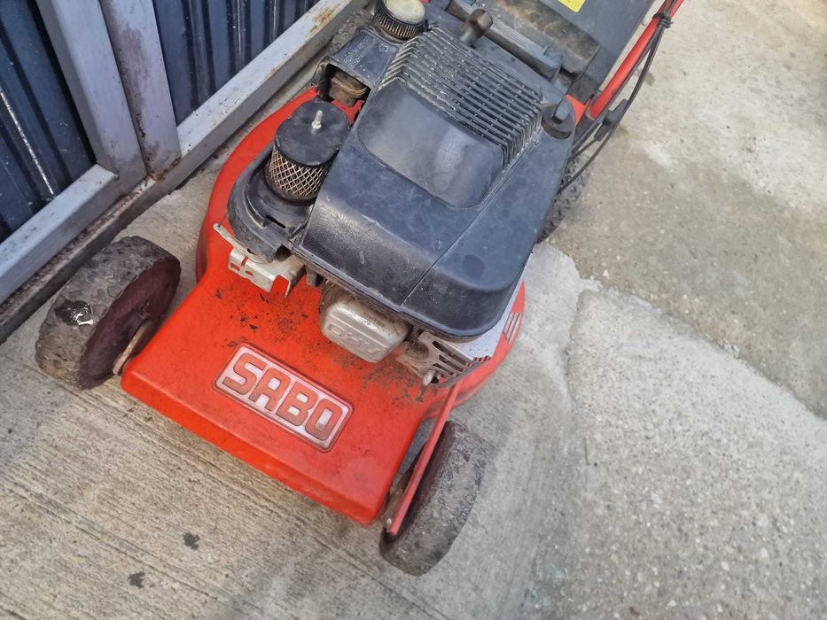 Masina de tuns iarba SABO pe benzina BRIGGS 4CP TRACTIUNE COS