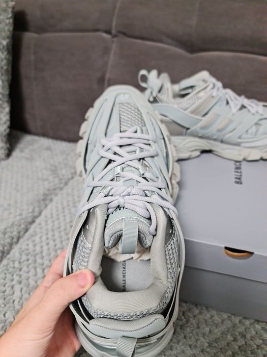 Vând Adidași Balenciaga track gri