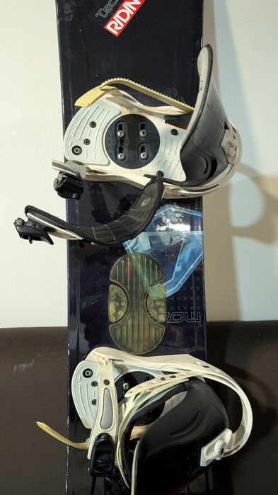 Сноуборд с креплением 150см