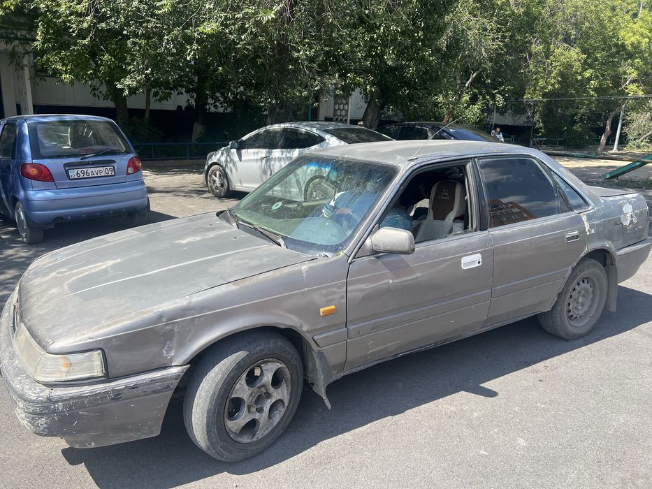 Продам машину мазда 626 седан