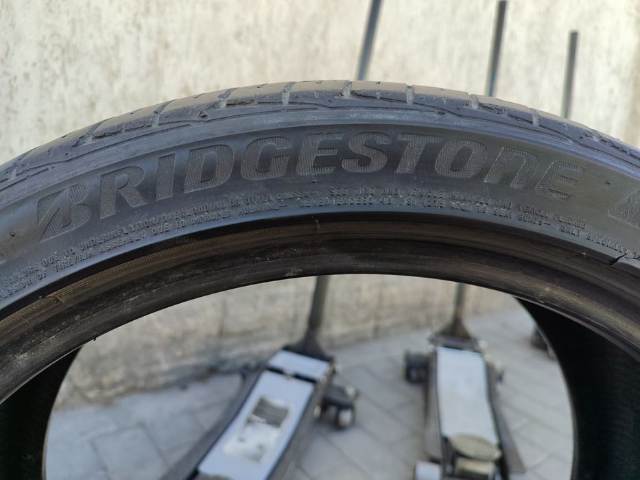 Летняя резина 235/40R19(2шт)