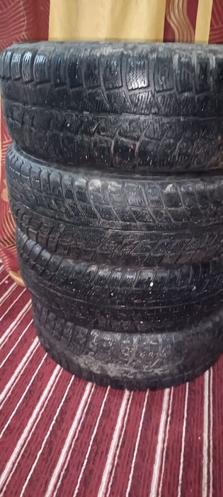Продам зимние шины липучка