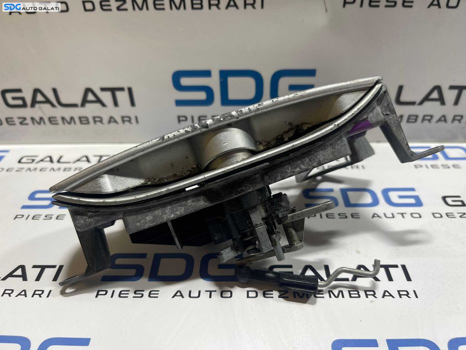 Maner Clapeta Actionare Deschidere cu Butuc Hayon Haion Capota Portbagaj Volkswagen Polo 9N 2002 - 2008 Cod 6Q6827565G 6Q6827297F 6Q6827601D [B3420]