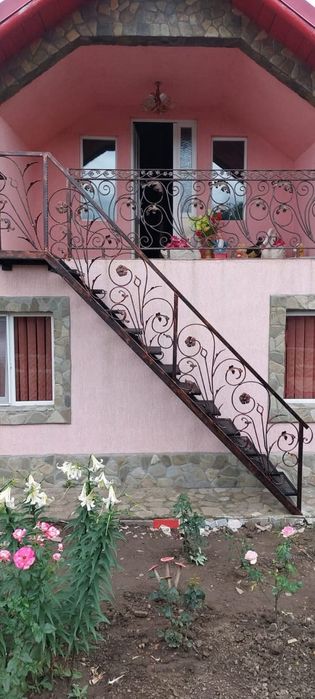 Scări de interior și exterior.