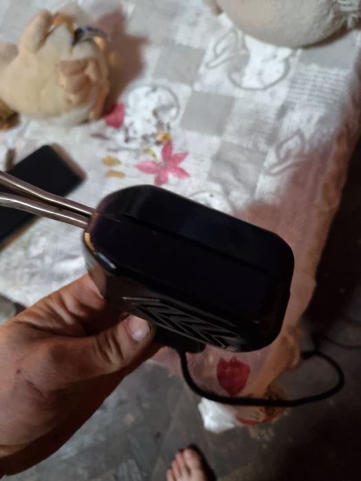 Pistol  lipit romanesc  250 lei