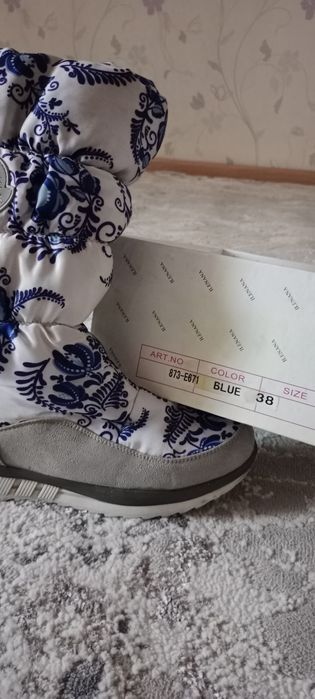 Продам зимние сапожки