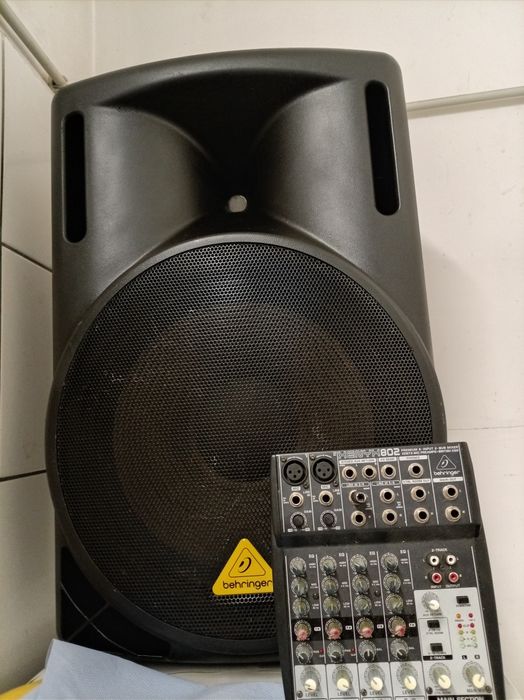 Vând boxă beringer și mixer