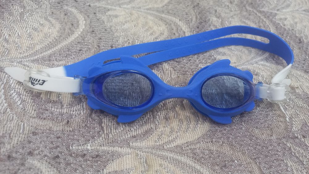 Очки для плавания