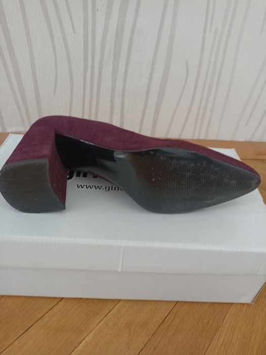 Обувки вишнев велур