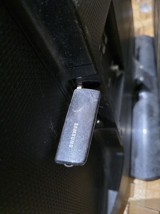 Televizor smart samsung 100 cm diagonala