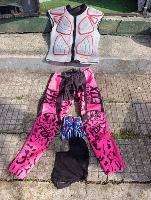 Крос екипировка каски