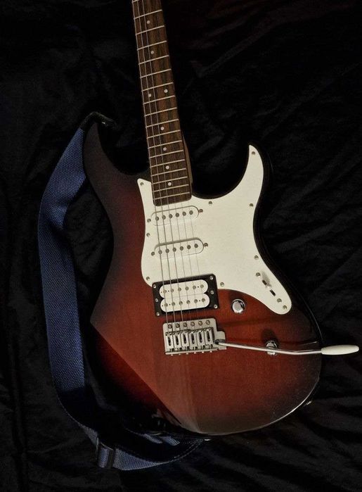 Электрогитара Yamaha Pacifica pac112v