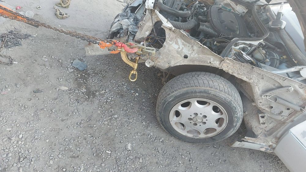 Запчасти 124 мерседес 2.3