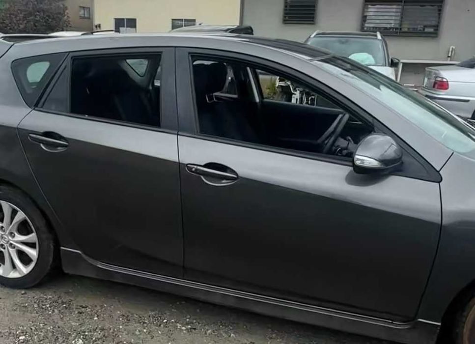 Двери дверь Mazda 3 BL 2009-13 год, оригинал из Японии