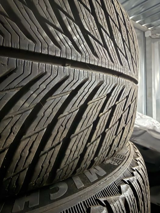 Зимни michelin 235 45 18