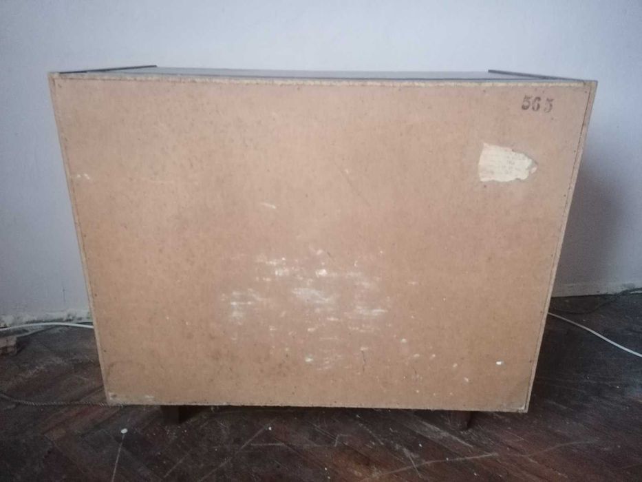 Ракла с размери: Височина 70 см.
Широчина 80 см.
Дълбочина 45 см.