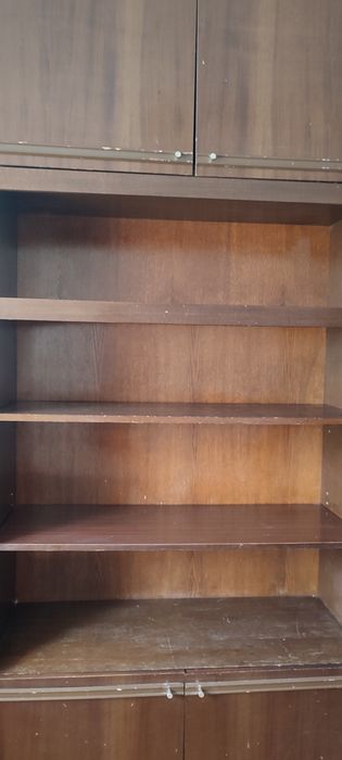 Продам шкаф с полочками